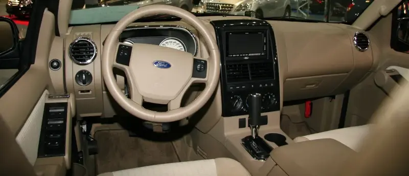 Ford Explorer - 4