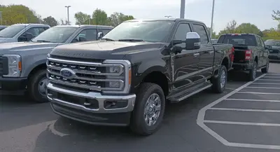 Ford F-350 Super Duty F-350 Super Duty V Crew Cab Short box