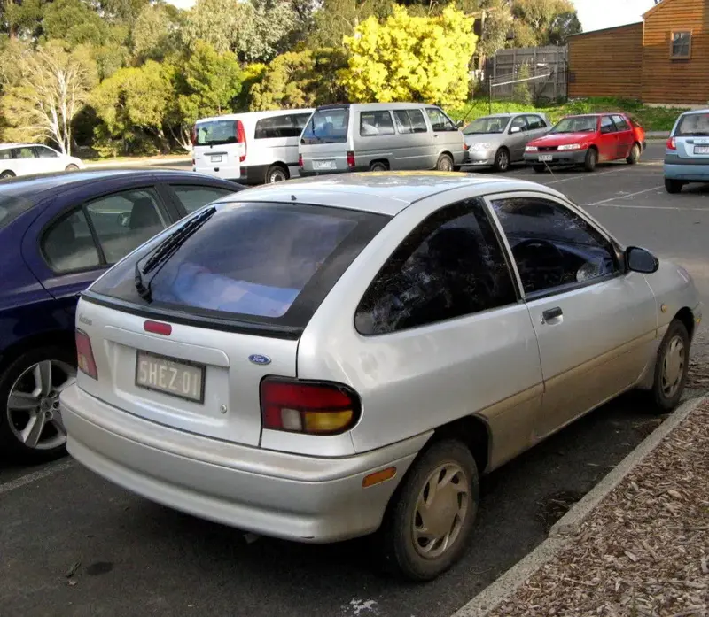 Ford Festiva - 4