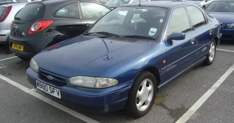 Ford Mondeo Mondeo I Hatchback
