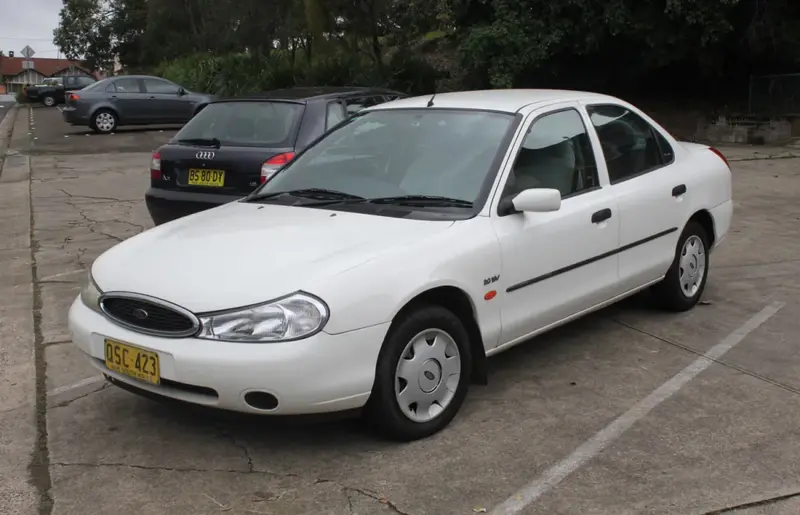 Ford Mondeo Mondeo I Sedan (facelift 1996)