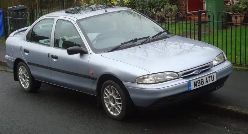 Ford Mondeo Mondeo I Sedan