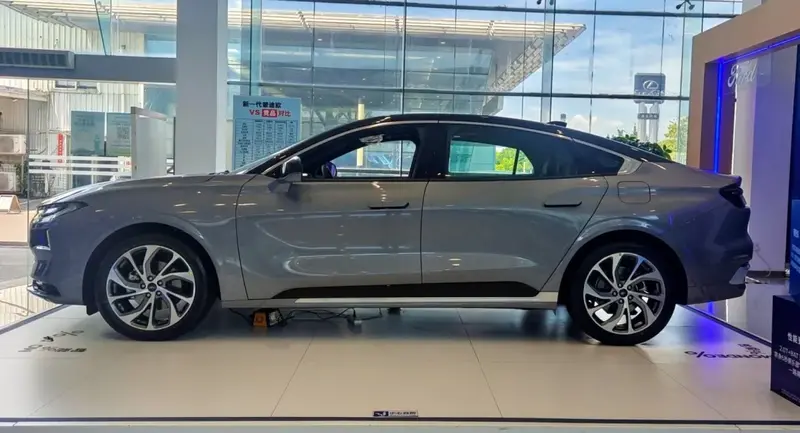 Ford Mondeo - 4
