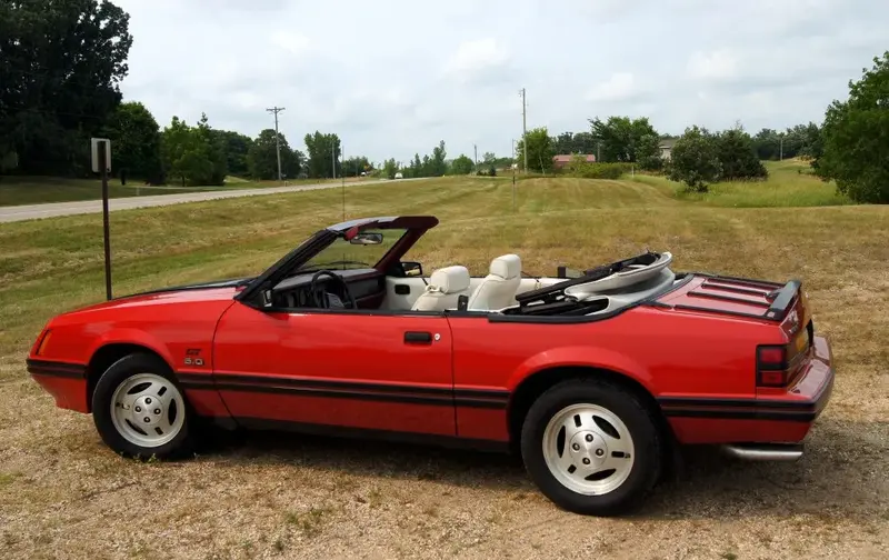 Ford Mustang - 2