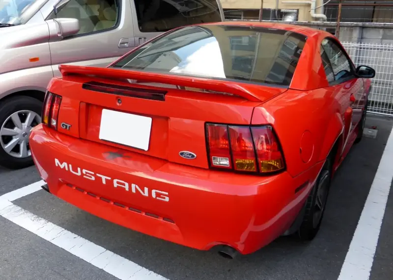Ford Mustang - 6