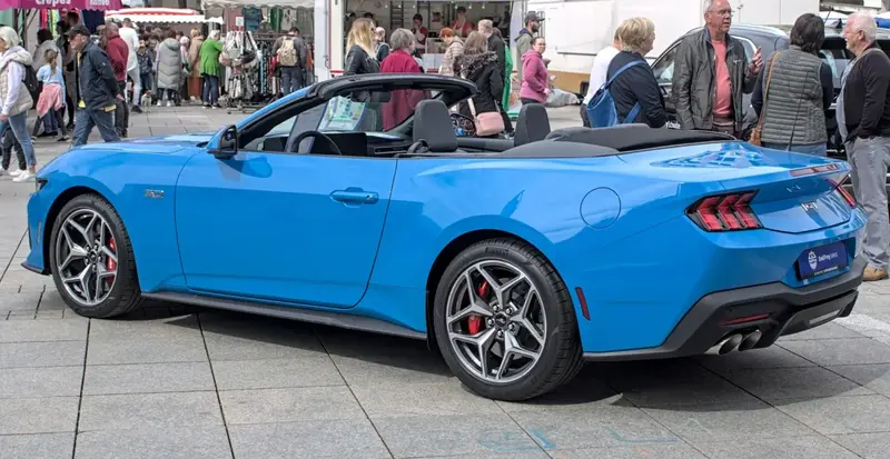 Ford Mustang - 3