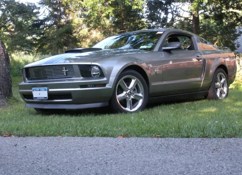 Ford Mustang - 4