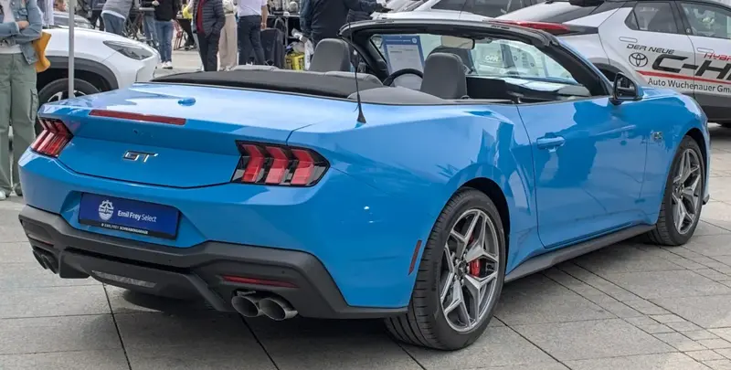 Ford Mustang - 2