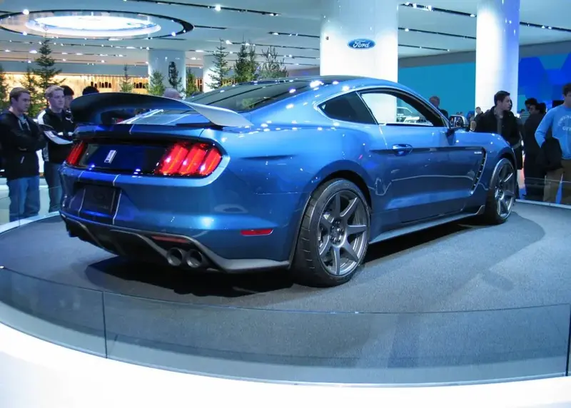 Ford Shelby - 2