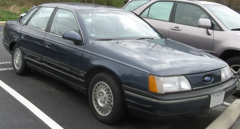 Ford Taurus - 3