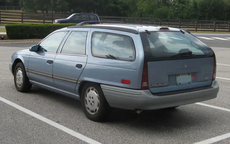 Ford Taurus - 2