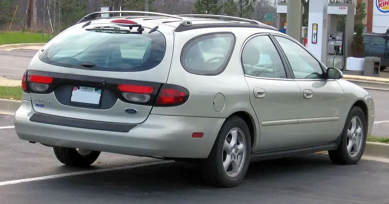 Ford Taurus - 2