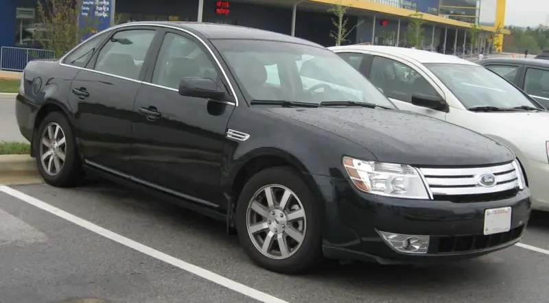 Ford Taurus - 3