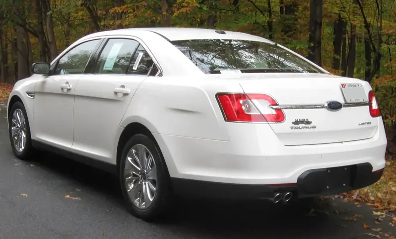 Ford Taurus - 4