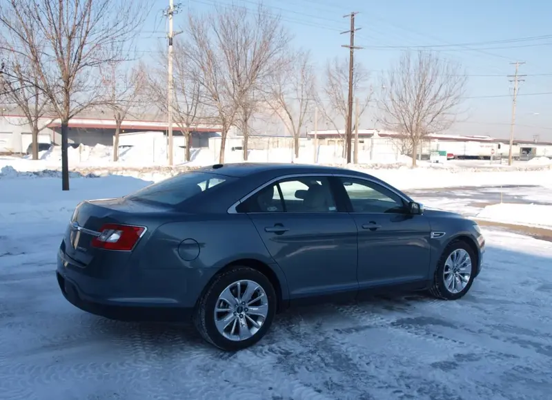 Ford Taurus - 6