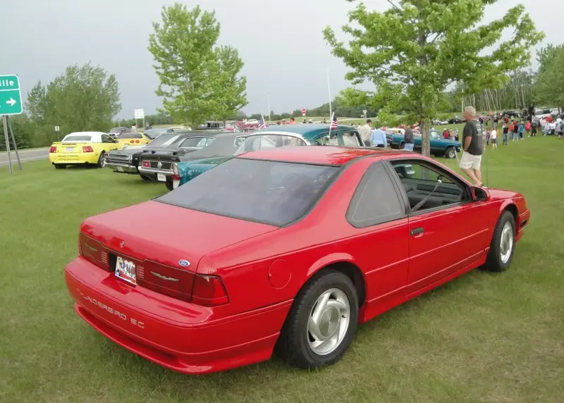 Ford Thunderbird - 2