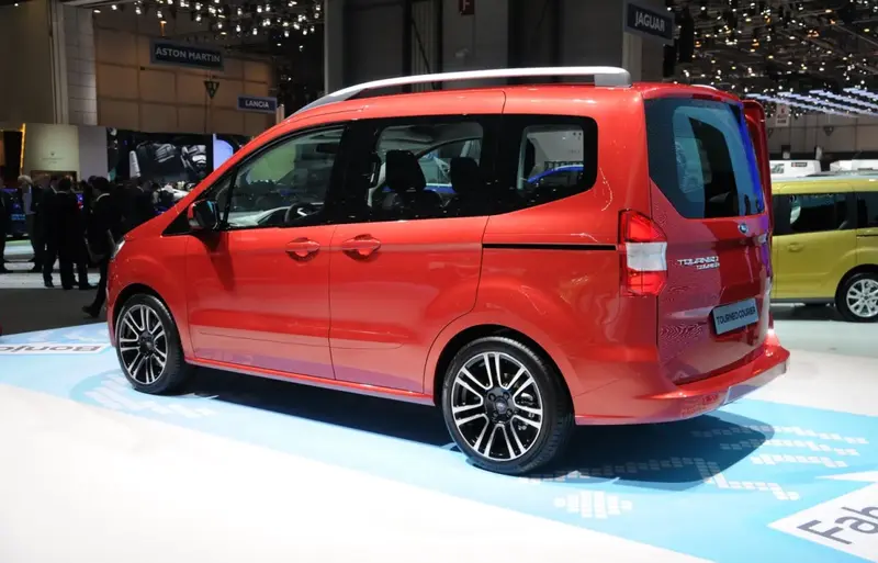 Ford Tourneo Courier - 2
