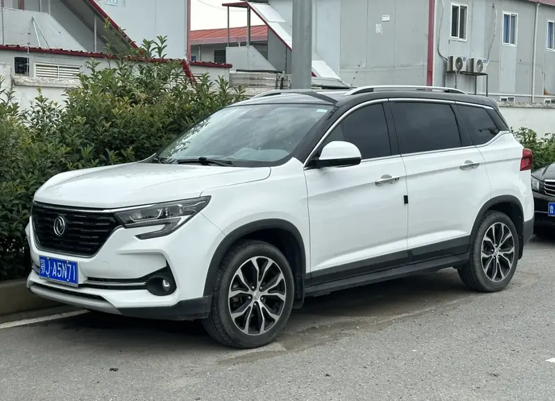 Forthing T5 T5 (facelift 2019)