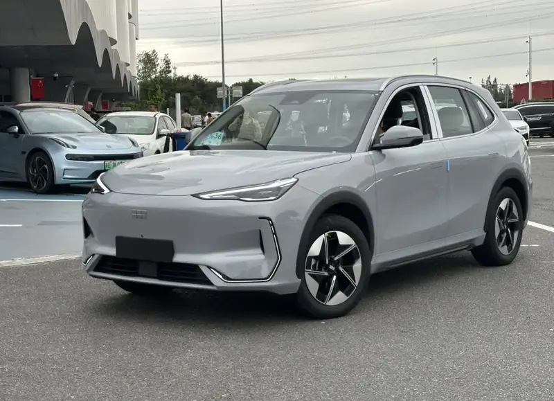 Geely Galaxy E5 - 4