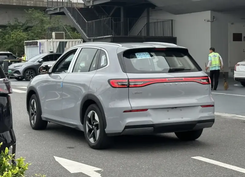 Geely Galaxy E5 - 6