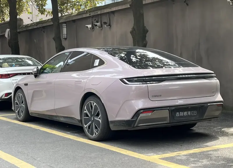 Geely Galaxy E8 - 2