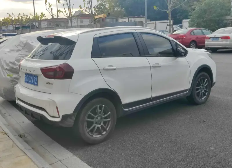 Geely X3 - 2