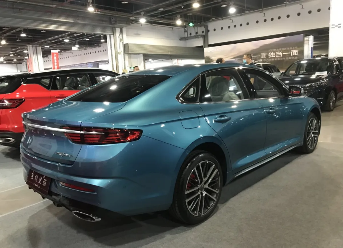 Geely Xingrui Xingrui 2.0TD (190 bg) DCT - görsel 2
