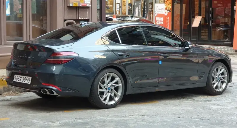 Genesis G70 - 4