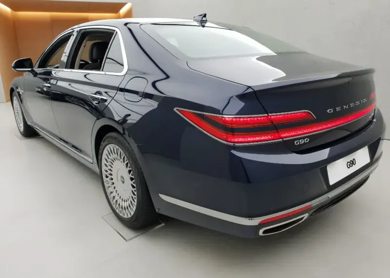 Genesis G90/EQ900 - 2