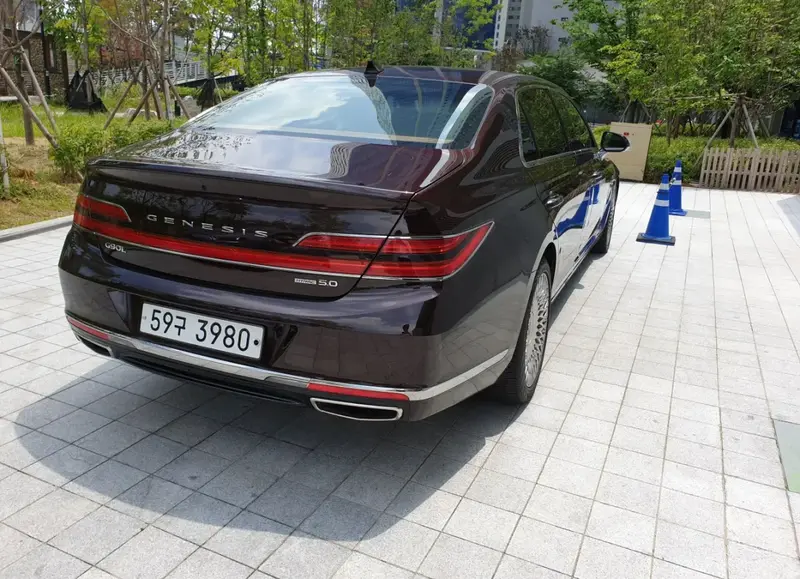 Genesis G90/EQ900 - 2