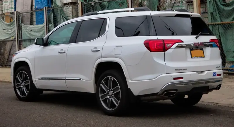 GMC Acadia - 4