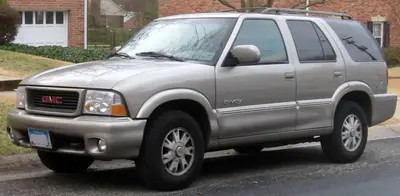 GMC Envoy Envoy I (GMT330)