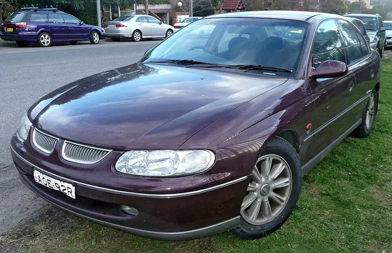 Holden Calais - 2