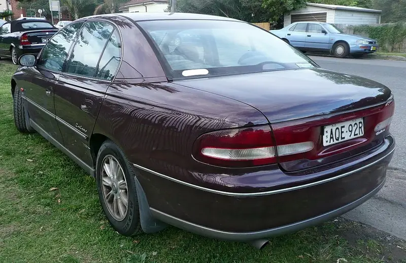 Holden Calais - 3
