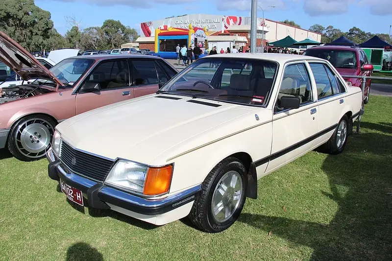 Holden Statesman Statesman (VH)
