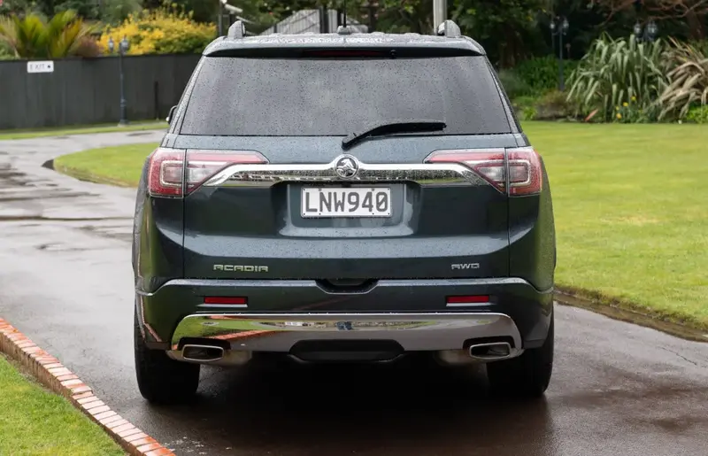 Holden Acadia - 2