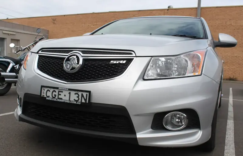 Holden Cruze - 5