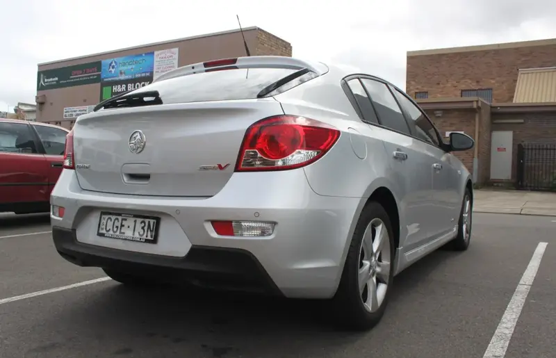 Holden Cruze - 6