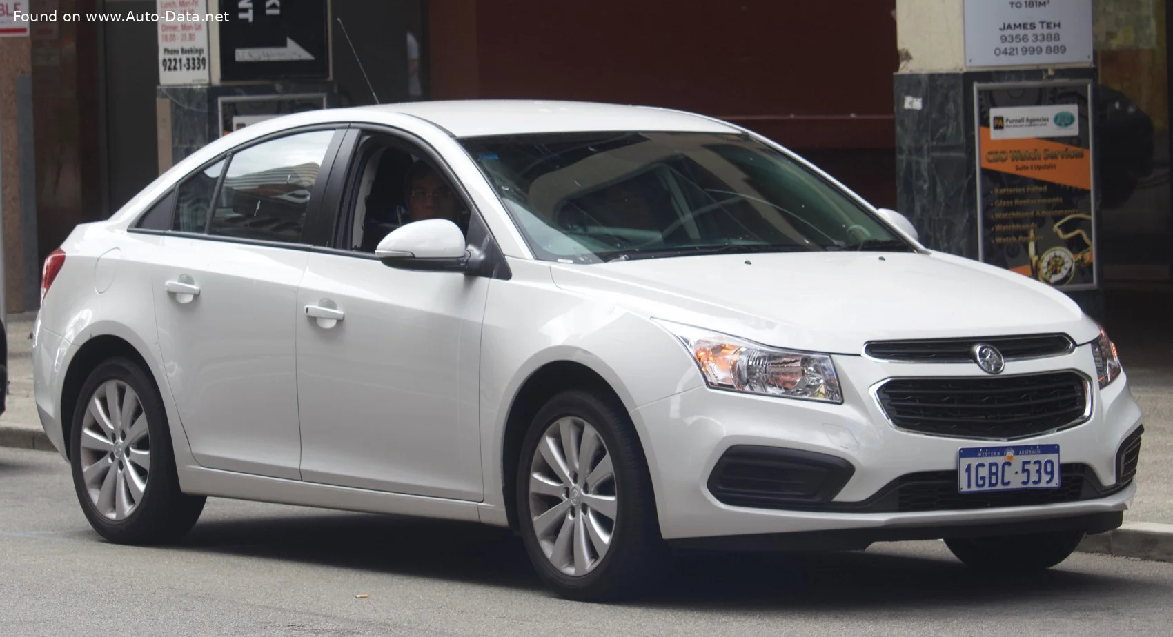 Holden Cruze Cruze Sedan (JH, facelift 2015)
