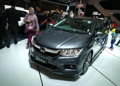 Honda City City VI (facelift 2017)