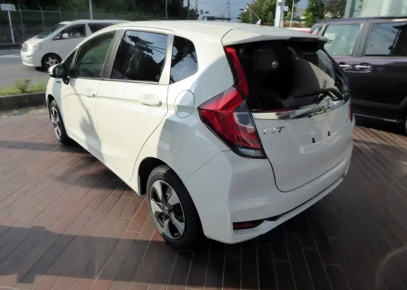 Honda FIT Fit III 1.3 (99 bg) Automatic - görsel 2