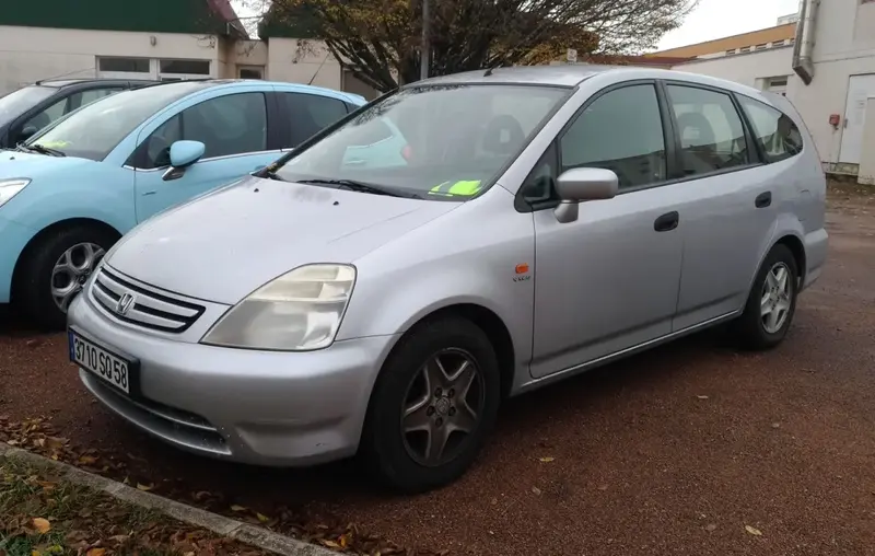 Honda Stream - 3
