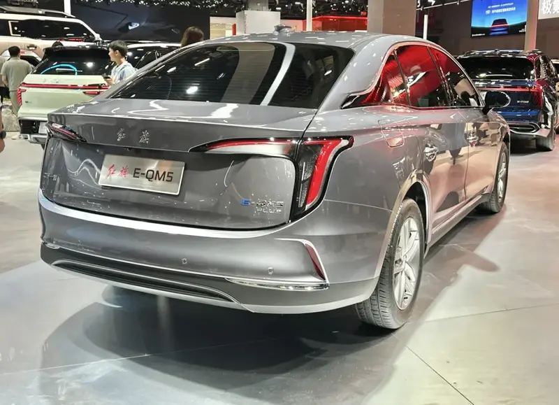 Hongqi E-QM5 - 2