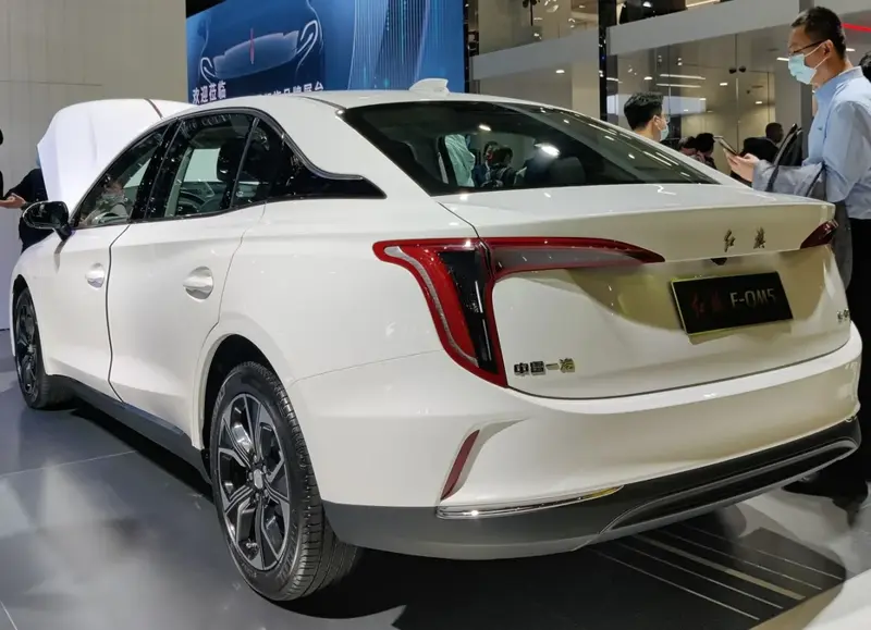 Hongqi E-QM5 - 2