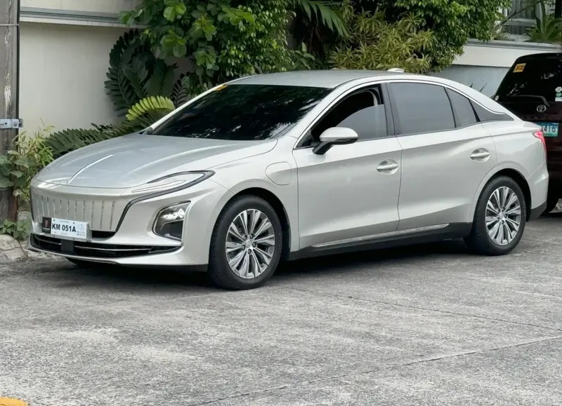 Hongqi E-QM5 - 4