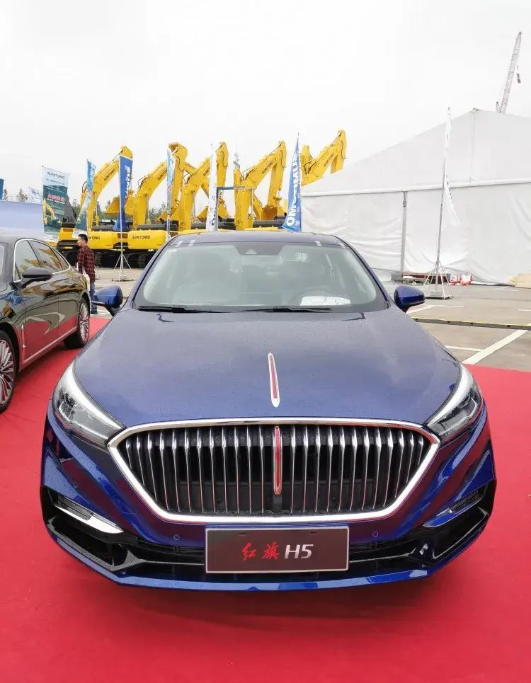 Hongqi H5 - 3