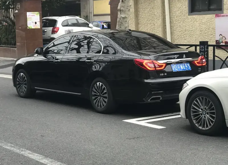 Hongqi H7 - 4