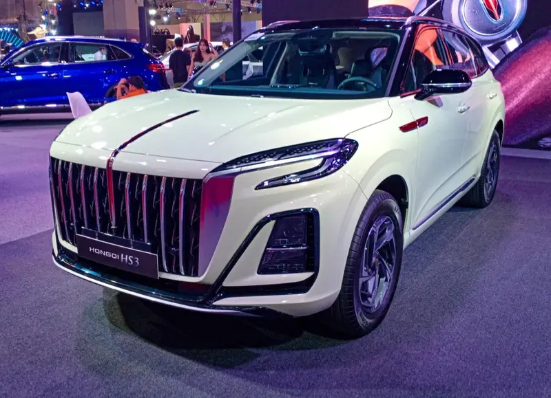 Hongqi HS3 - 4
