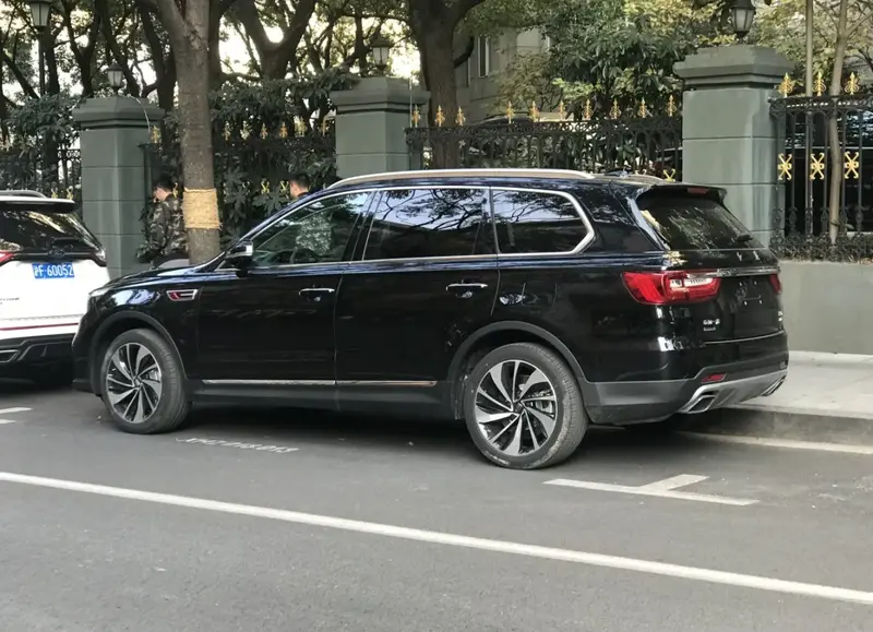 Hongqi HS7 - 4