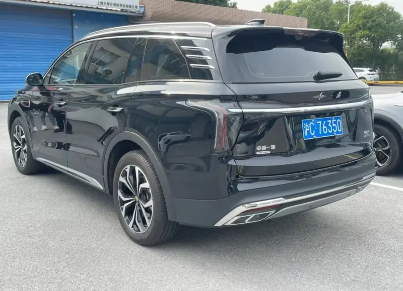 Hongqi HS7 - 2